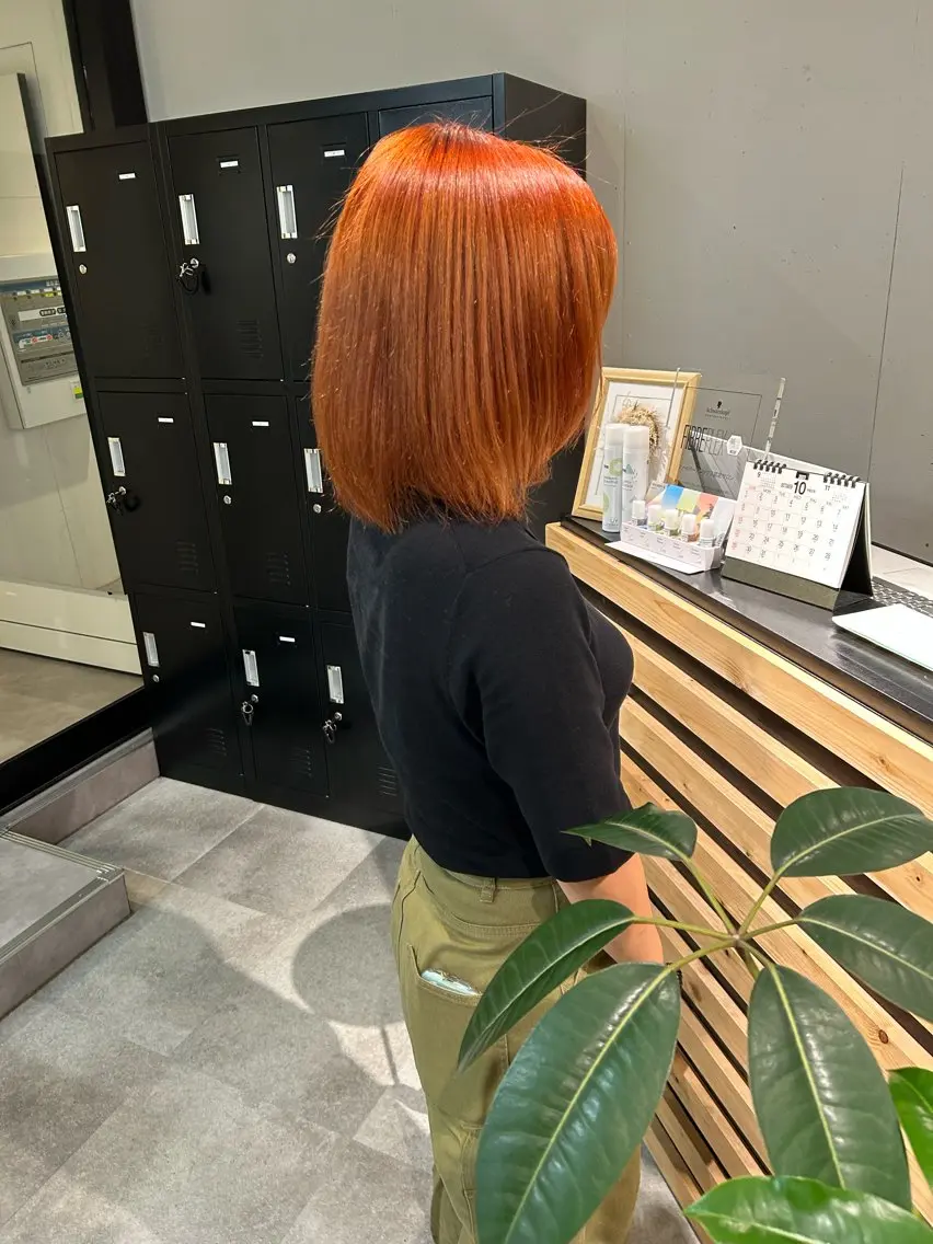 ショート カラー ブリーチ オレンジ ヘアカラー トリートメント ウルフカット レイヤーカット上柿のヘアスタイル