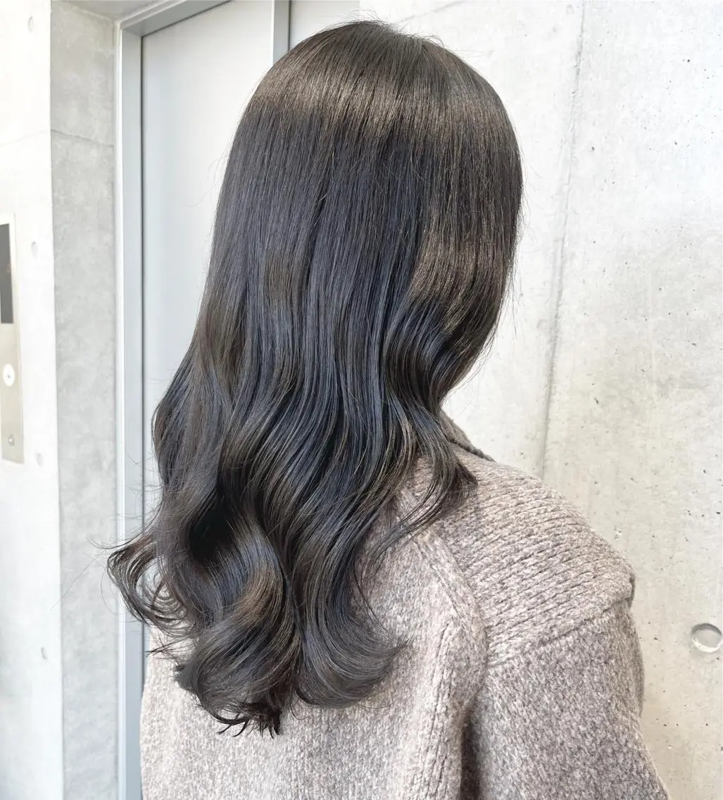 ミディアム カラー パーマ ヘアアレンジ カット ヘアカラー トリートメント 透明感/オリーブ/ グレージュ/YUKAのヘアスタイル