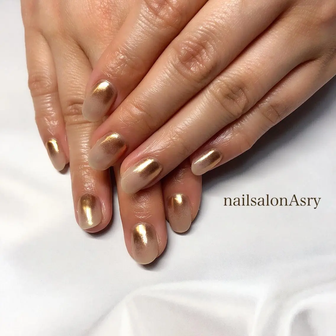 ネイル オーロラネイル ゴールド ミラーネイル ハンドネイル nailsalon Asryのネイルデザイン
