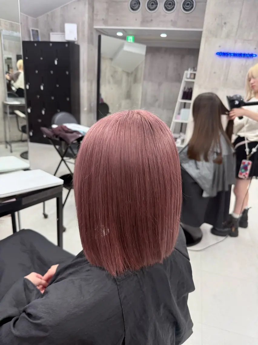 ミディアム カラー メンズ ベージュカラー ピンクカラー ピンクベージュ ヘアカラー トリートメント 原色、デザインカラー オタク美容師かずきのヘアスタイル
