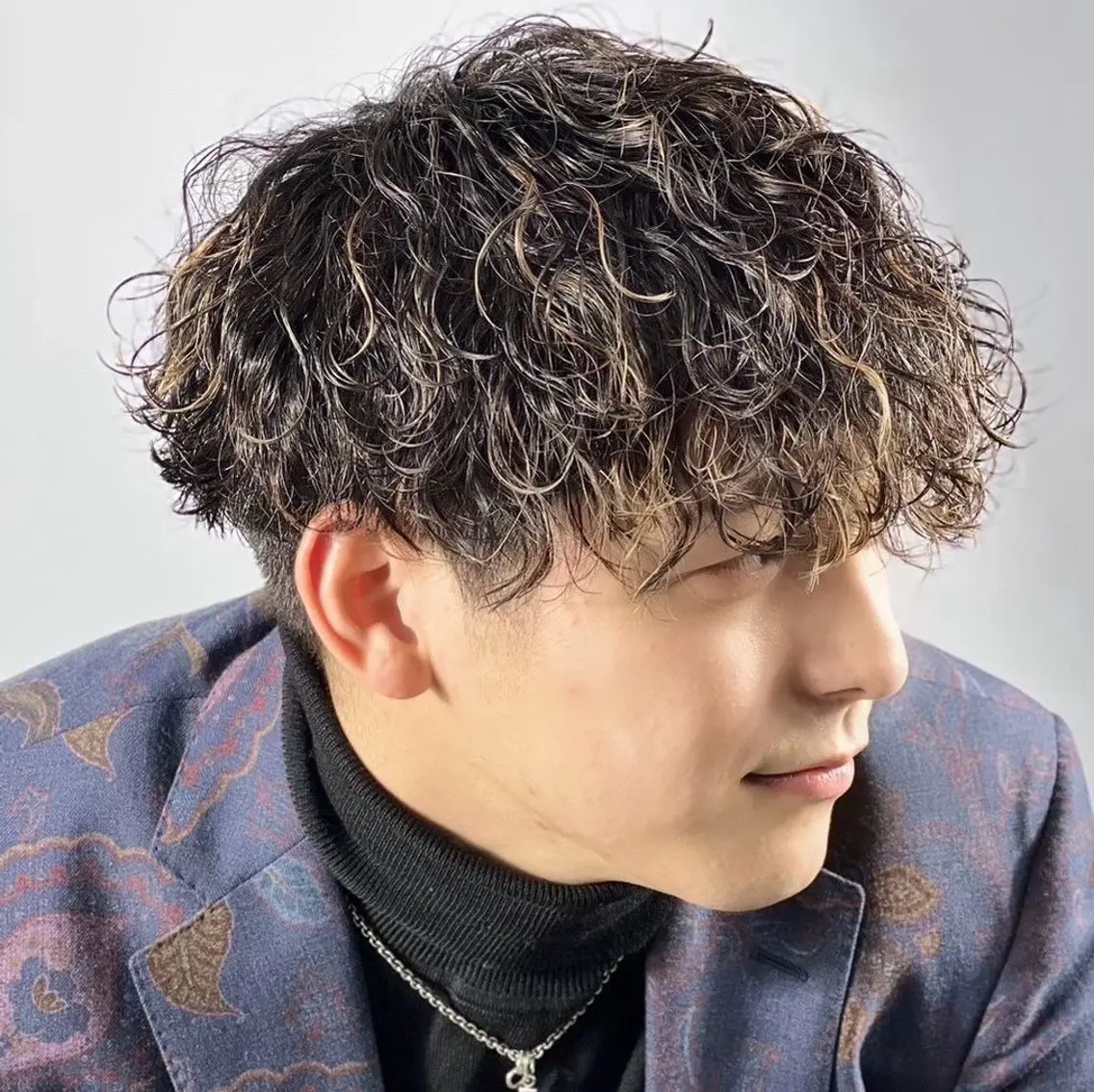 カラー パーマ ツイストスパイラルパーマ スパイラルパーマ 石川 裕大のヘアスタイル