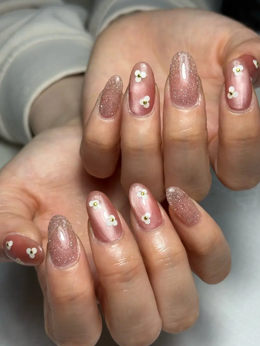 ネイル ハンドネイル フットネイル ✴︎ Delightのネイルデザイン