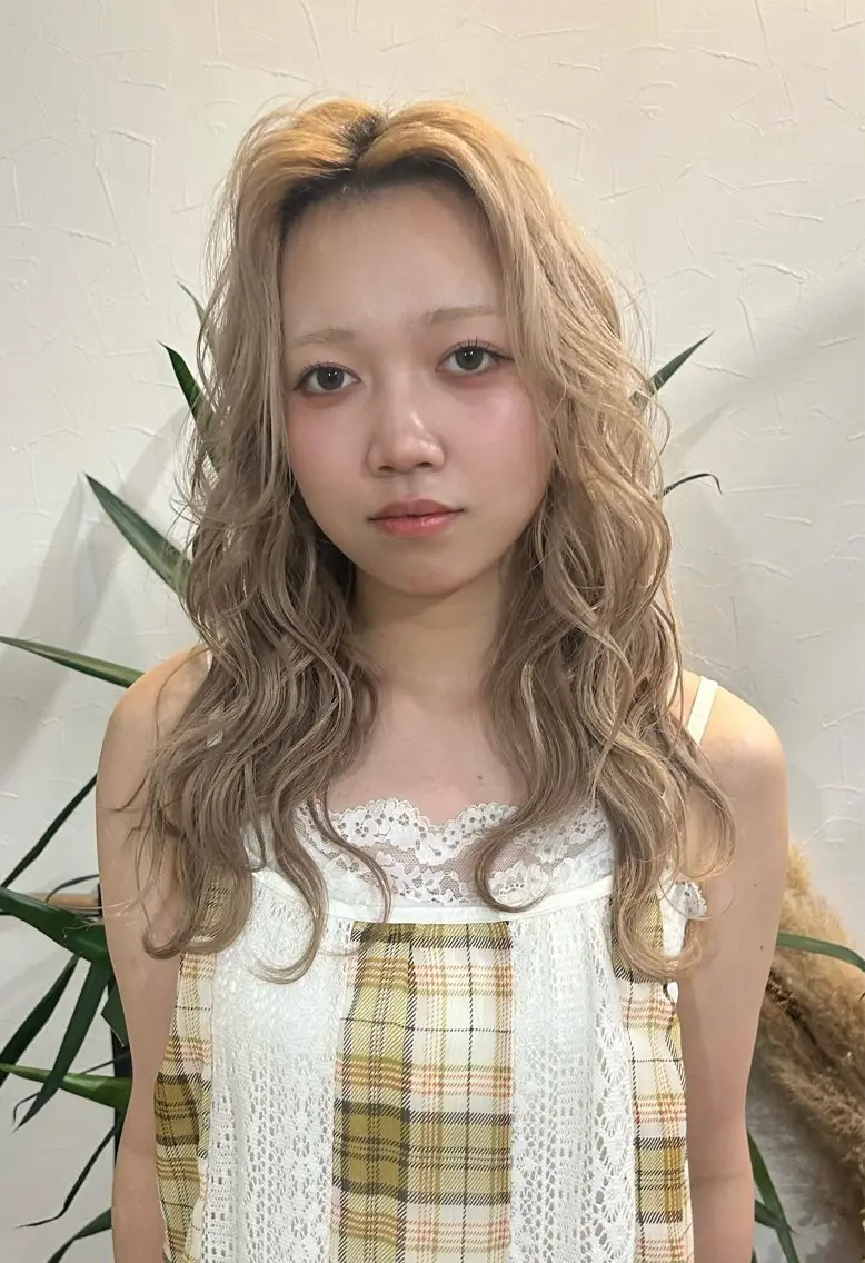 📷撮影モデル🚶🏼💨⭐️ブリーチ＋カラー＋2step treatment⚠️補足説明を確認くださいの写真