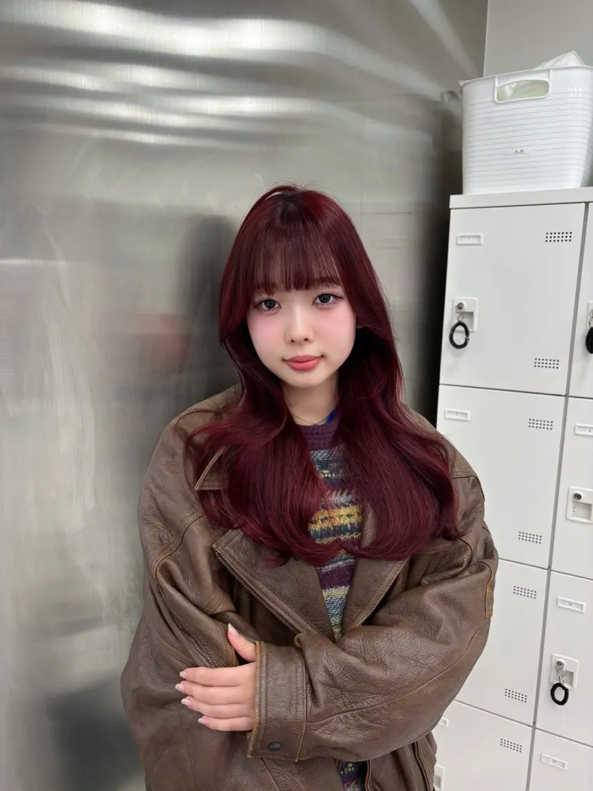 ロング カラー 抜け感レイヤー︴ ニュアンスカラーのヘアスタイル