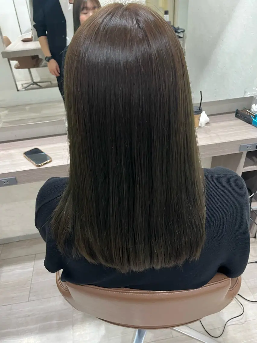 セミロング カラー オリーブカラー 縮毛矯正 特化生田のヘアスタイル
