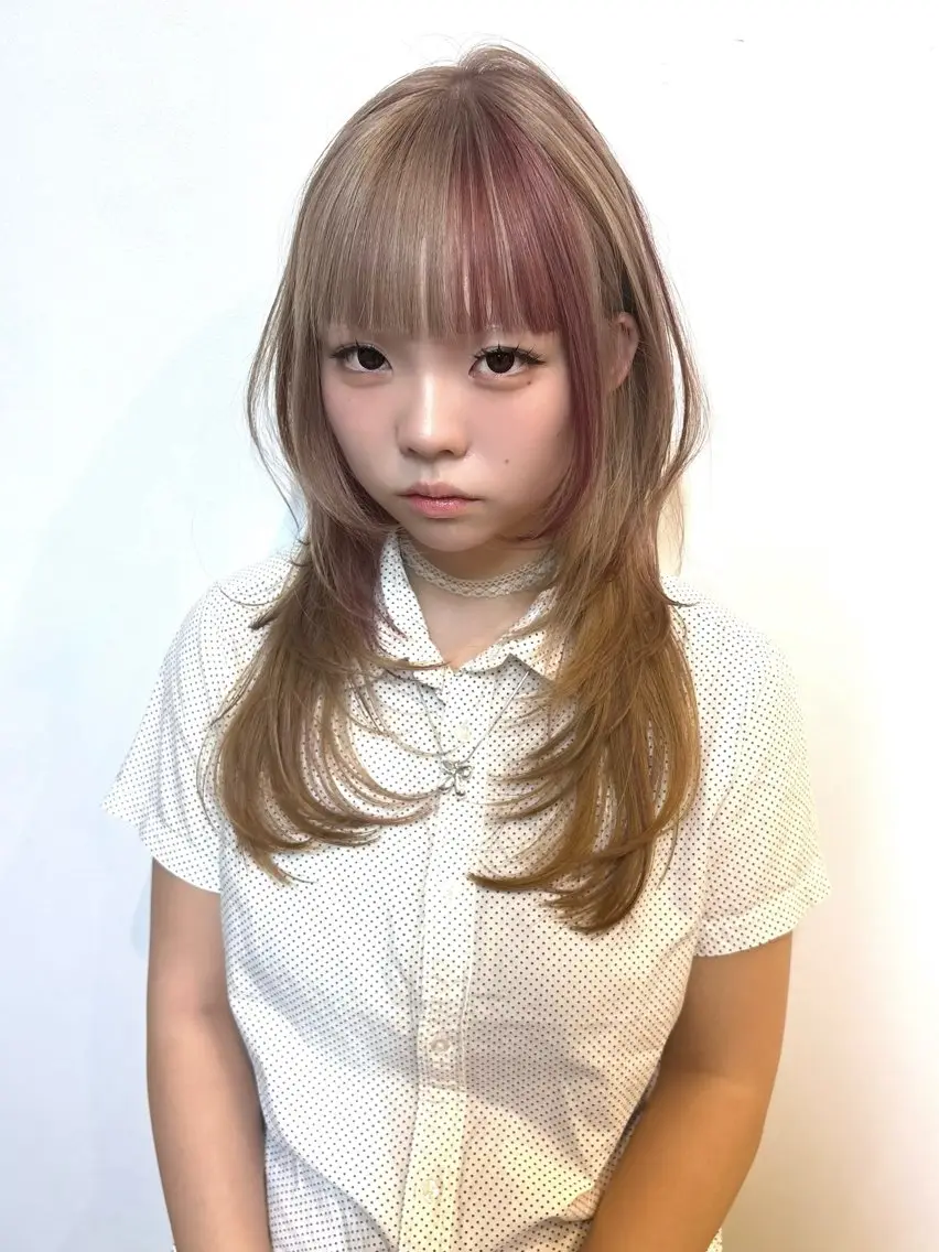 ロング ヘアカラー lot Kanau ハイトーン／デザインのヘアスタイル