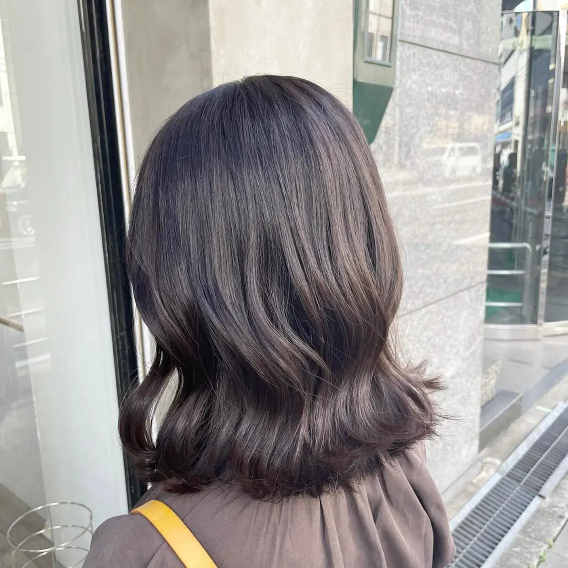 ミディアム アッシュ アッシュブラウン ROMEO 京橋のヘアスタイル