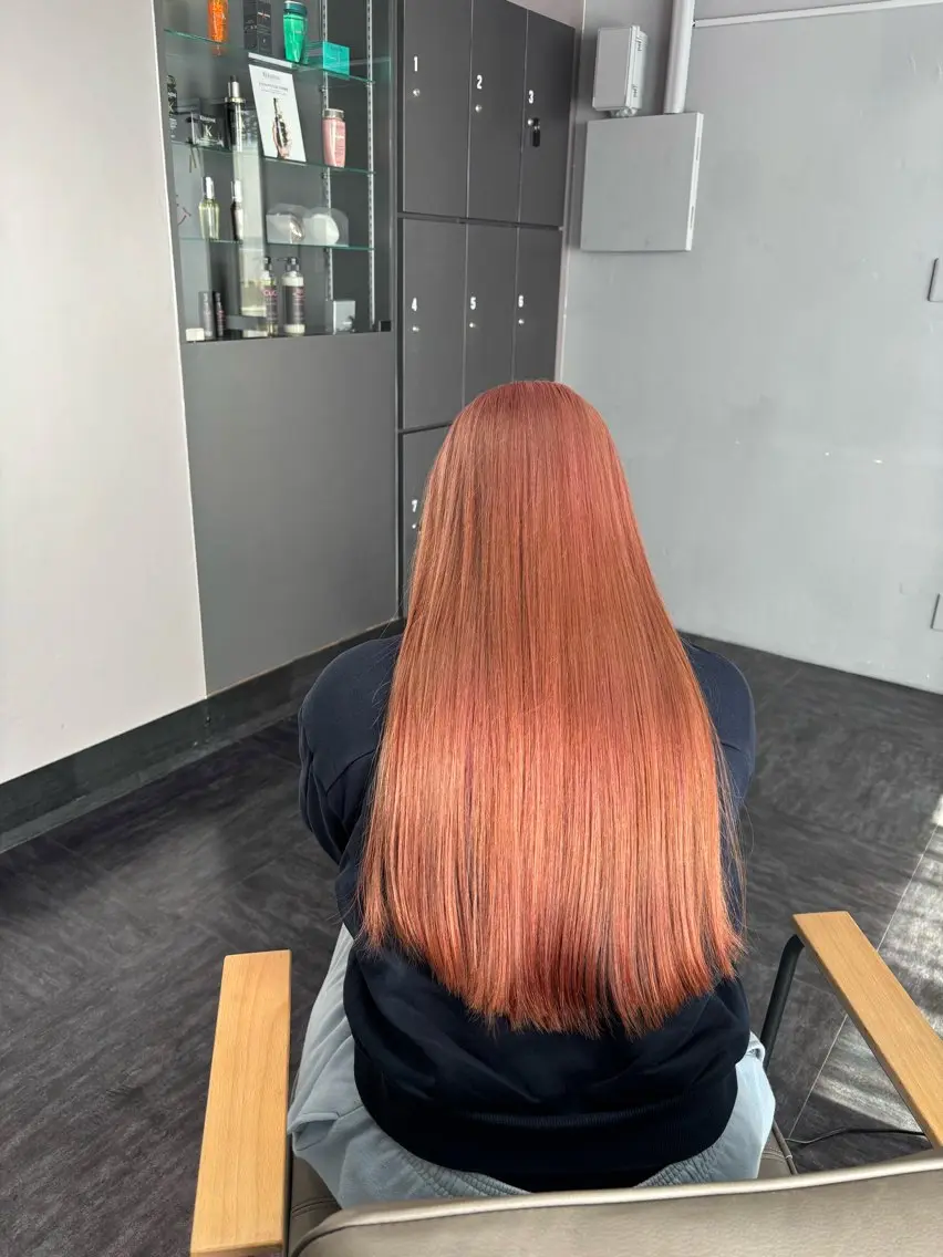 カラー 新垣 杏凜のヘアスタイル