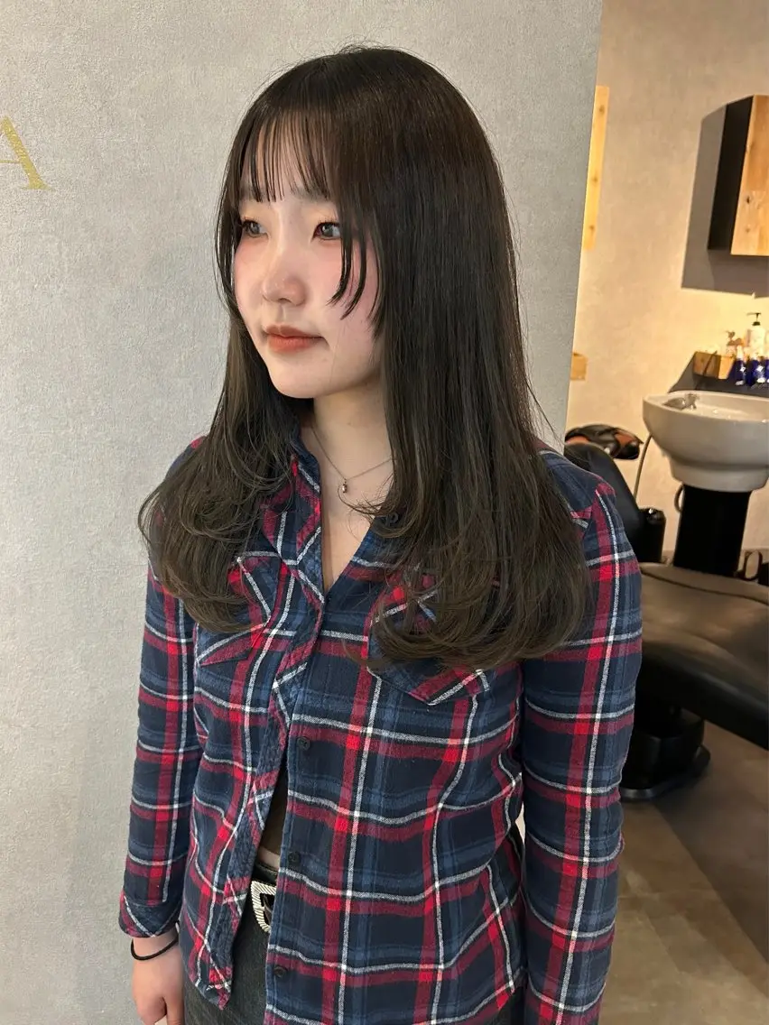セミロング 顔まわりレイヤー レイヤーカット FERIA梅田 hana💫レイヤーのヘアスタイル