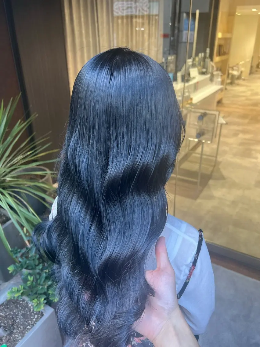 ロング ヘアカラー トリートメント 美髪矯正/髪質改善 /透明感ある艶カラーのヘアスタイル