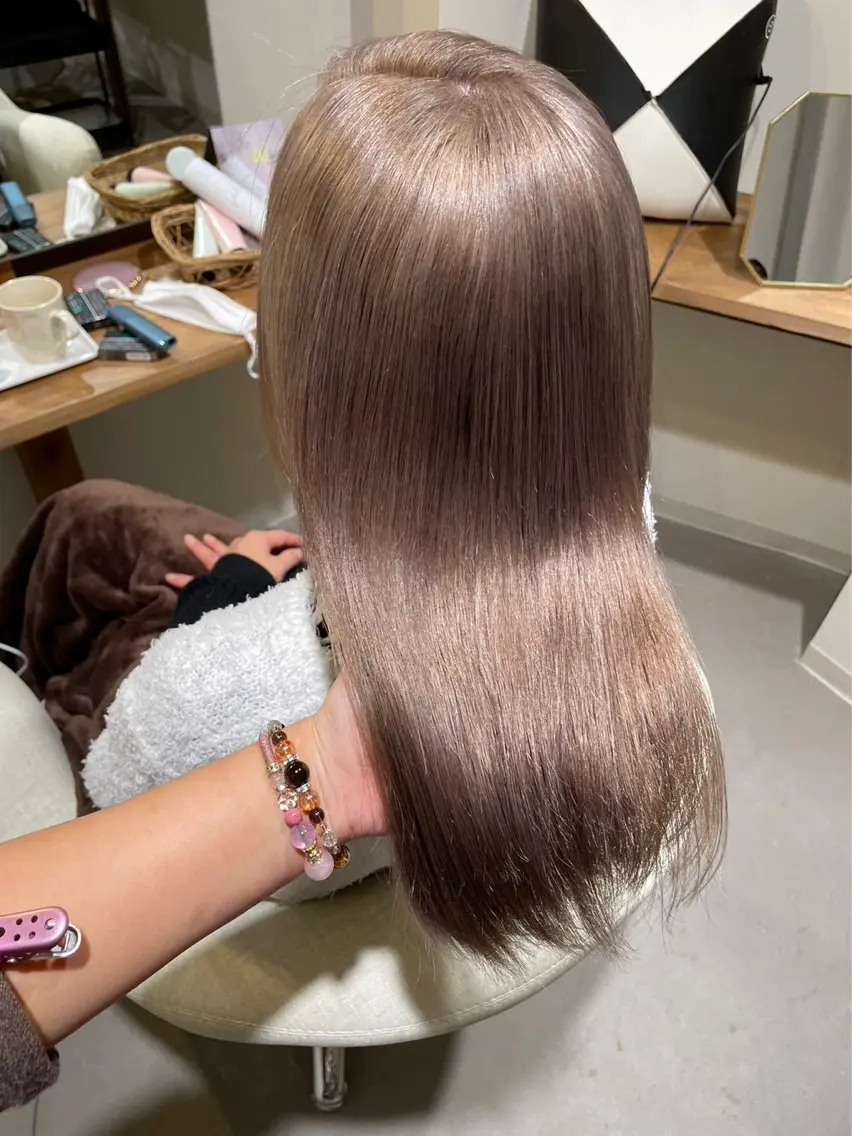 ロング カラー 髙野 未衣菜のヘアスタイル