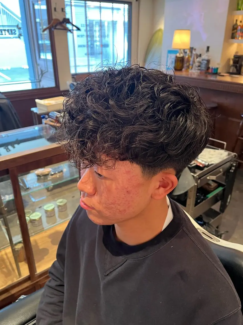 ショート パーマ メンズ 喜瀬 慎斗のヘアスタイル