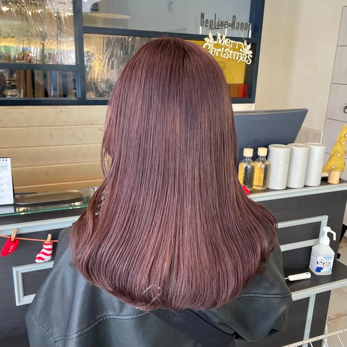 ミディアム カラー スナコザワ レナのヘアスタイル