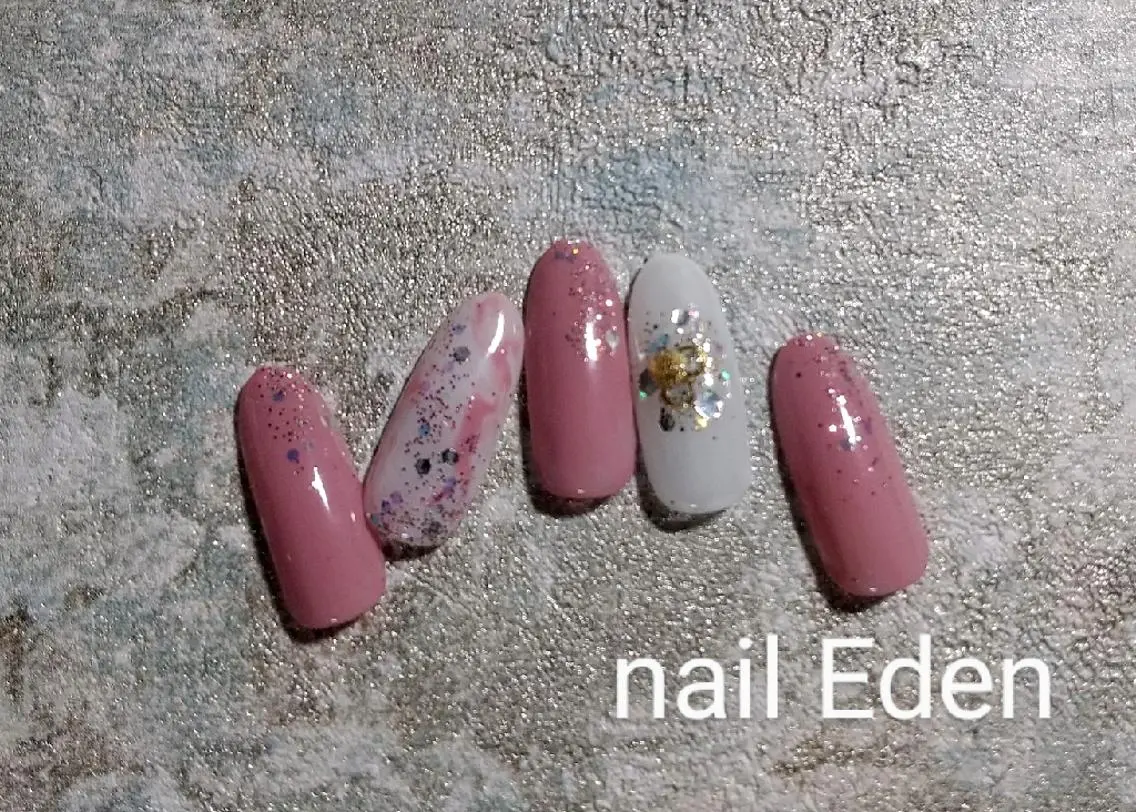 ネイル ラメ(グリッター) マグネットネイル ワンカラーネイル Eden ♾️のネイルデザイン