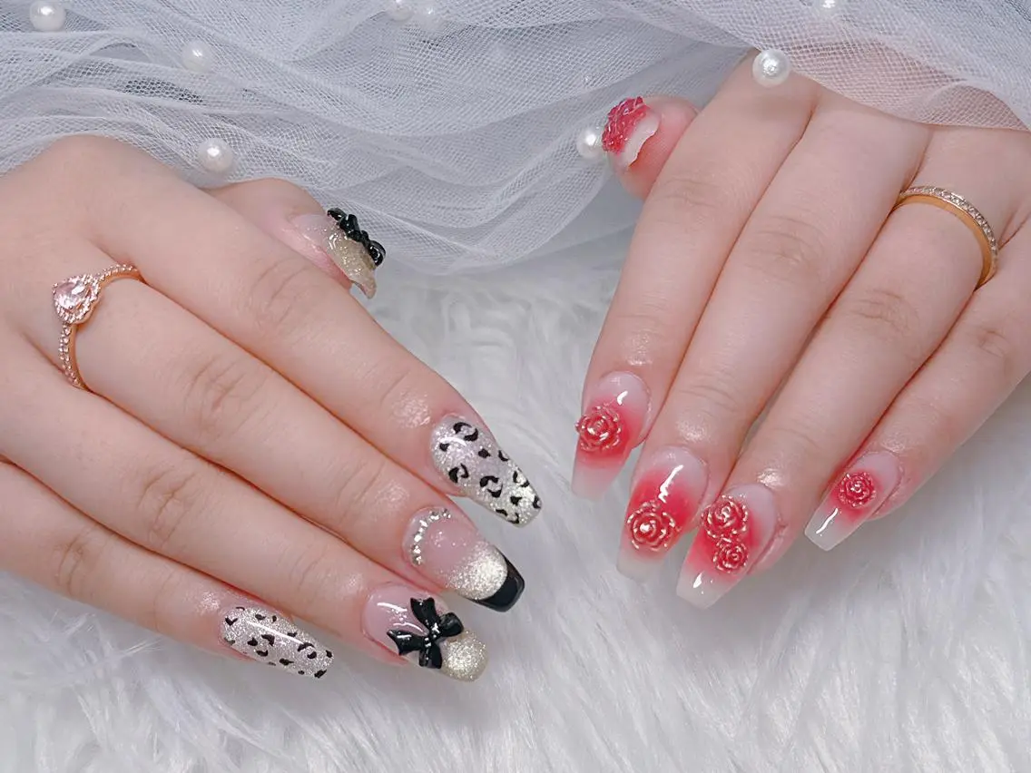 ロング カラー グラデーションカラー 韓国風ヘア ハンドネイル Bling Salonのネイルデザイン