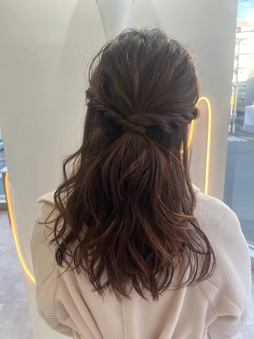 ロング ヘアアレンジ ハーフアップ ロング cana 札幌レイヤースタイルのヘアスタイル