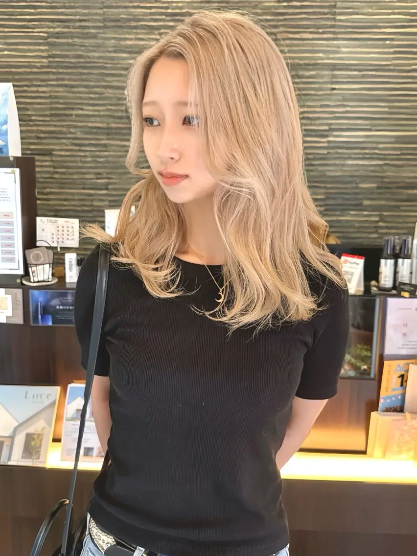 ミディアム カラー ブロンド ヘアカラー 具志 正太のヘアスタイル