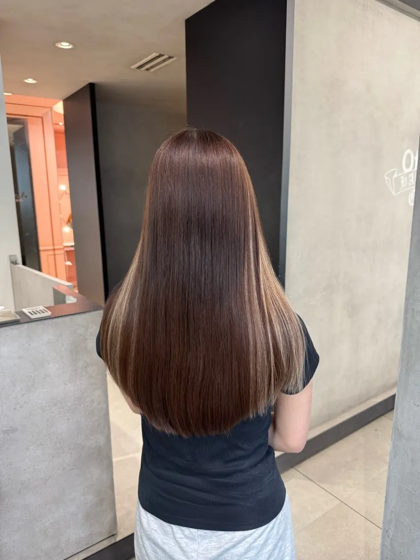 ロング 🇰🇷韓国風ハイ トーンKANA🖤のヘアスタイル