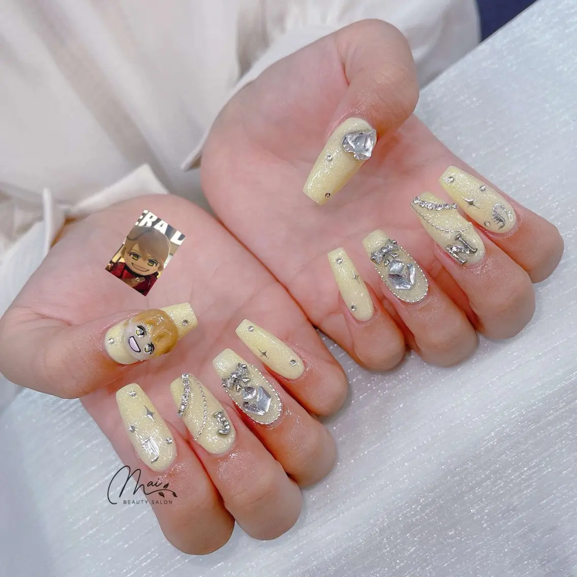 ネイル ボルドー チークネイル キラキラネイル マグネットネイル ニュアンスネイル MaiBeauty Niのネイルデザイン