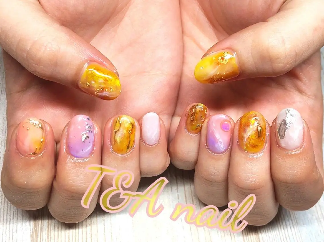 ミディアム ネイル イエローカラー ジェルネイル ニュアンスネイル スカルプネイル 黄色 T&A nailのネイルデザイン