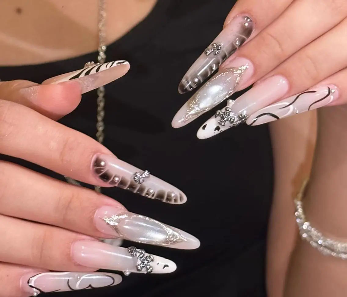 ネイル ハンドネイル ハンドケア 🍑 momo_nailのネイルデザイン