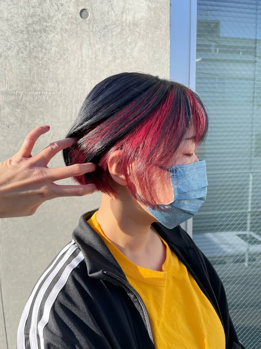 ロング カラー インナーカラー 推し ブリーチ 髪質改善のヘアスタイル