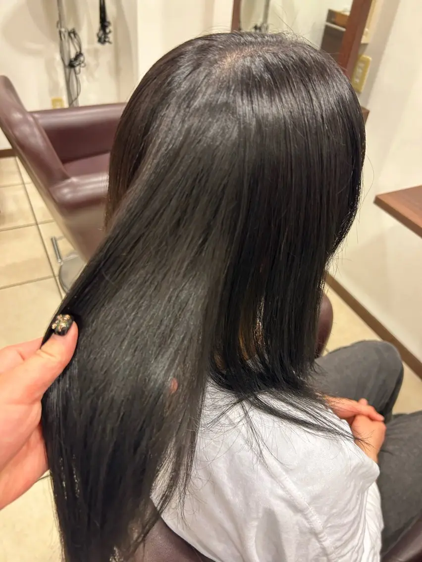 セミロング カラー カット 宮下 真弥のヘアスタイル
