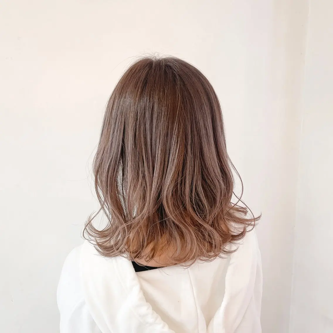 ミディアム カラー バレイヤージュ ブリーチ ケアブリーチ ダブルカラー イヤリングカラー ヘアカラー トリートメント デザインカラー 髪質改善Lilithのその他イメージ