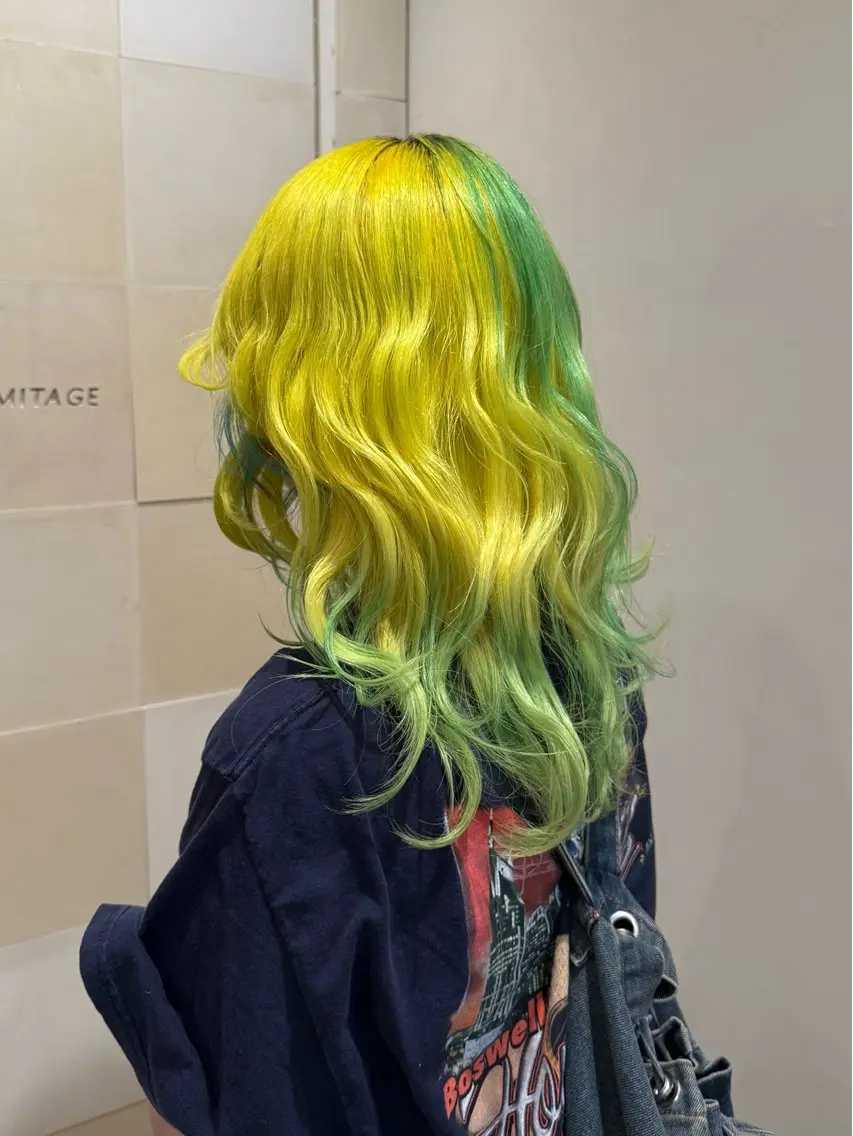 ロング カラー デザインカラー ヘアカラー HERMITAGE YUDUKIのヘアスタイル