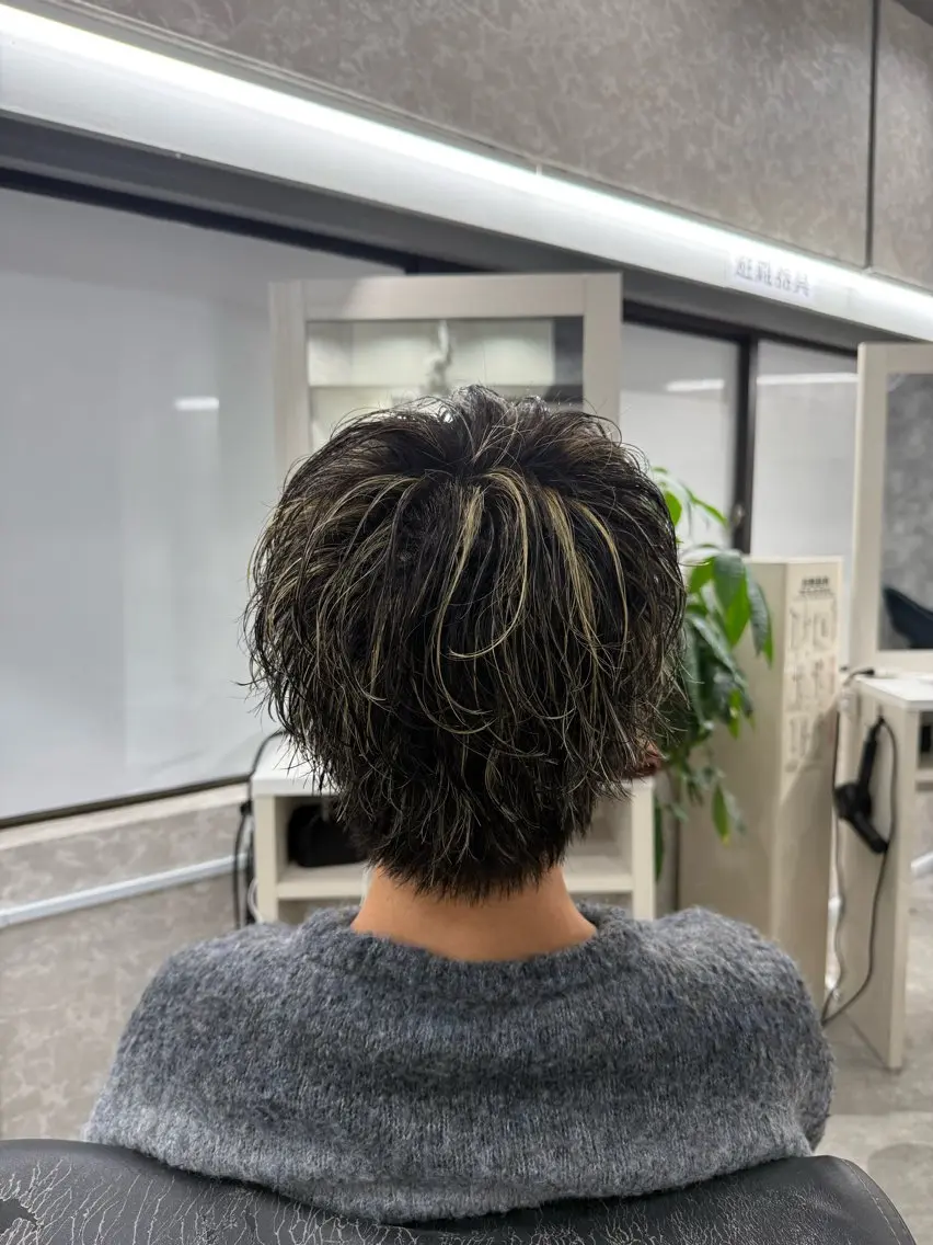 カラー メンズ メンズハイライト メンズパーマ ハイライトカラー ヘアカラー メンズ特化🔥池袋 藤田孝太郎のヘアスタイル