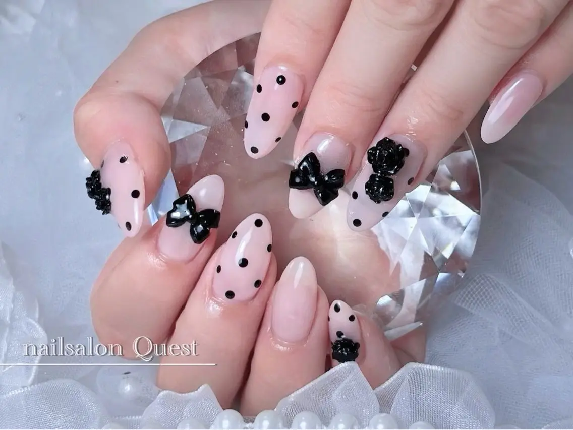 ネイル ドット ガーリー リボン シンプルネイル ハンドネイル nailsalon Questのネイルデザイン