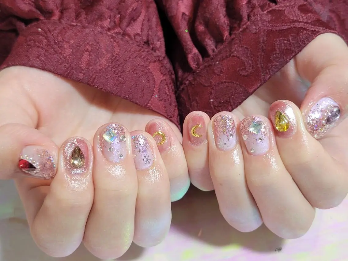 ネイル キラキラネイル 💜bora .のネイルデザイン