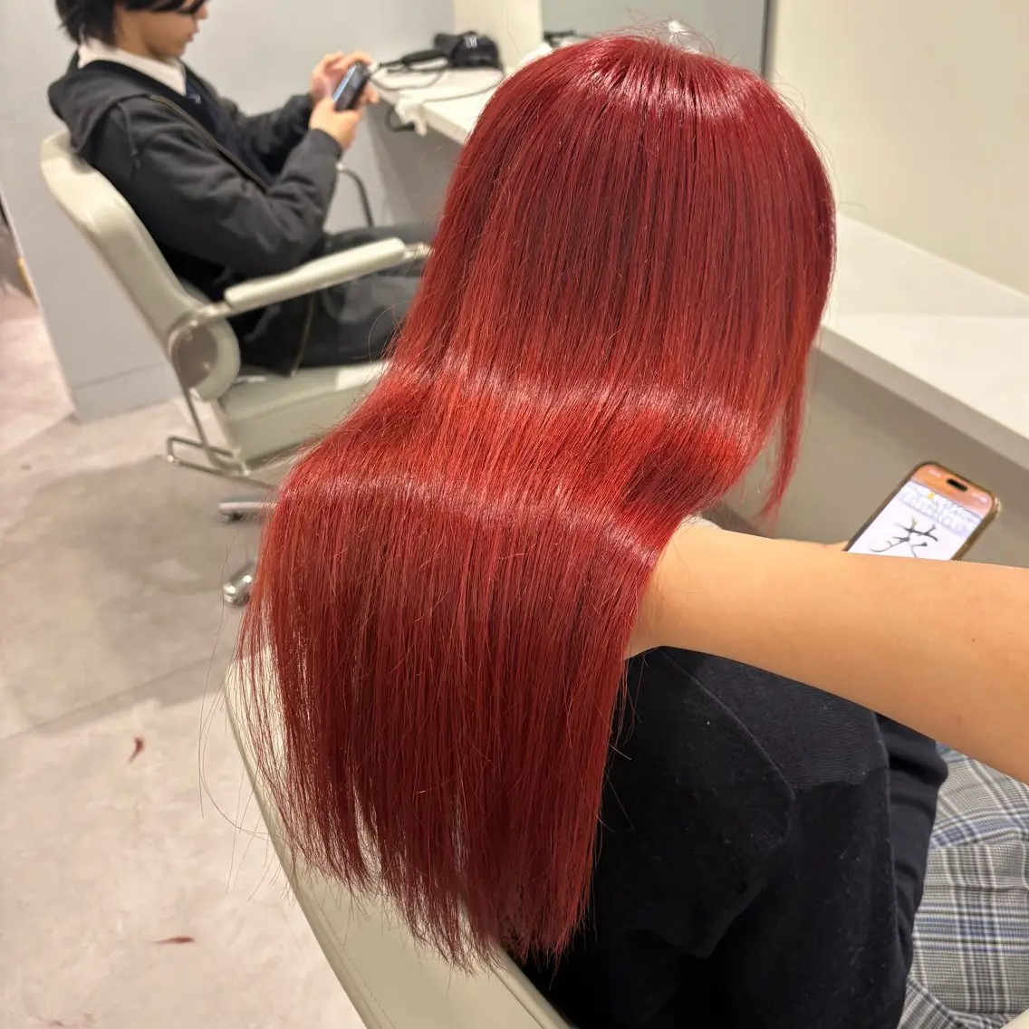 ロング カラー レッドカラー 加藤 麻夢のヘアスタイル