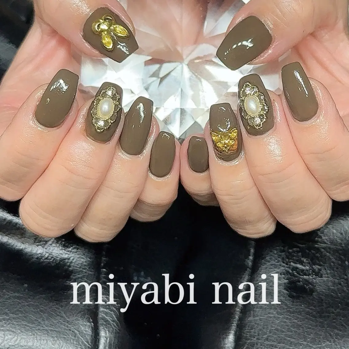 ネイル ブラウン フラワーネイル ジェルネイル 持ち込み 冬ネイル ハンドネイル miyabi nail 桂川駅近くのネイルデザイン
