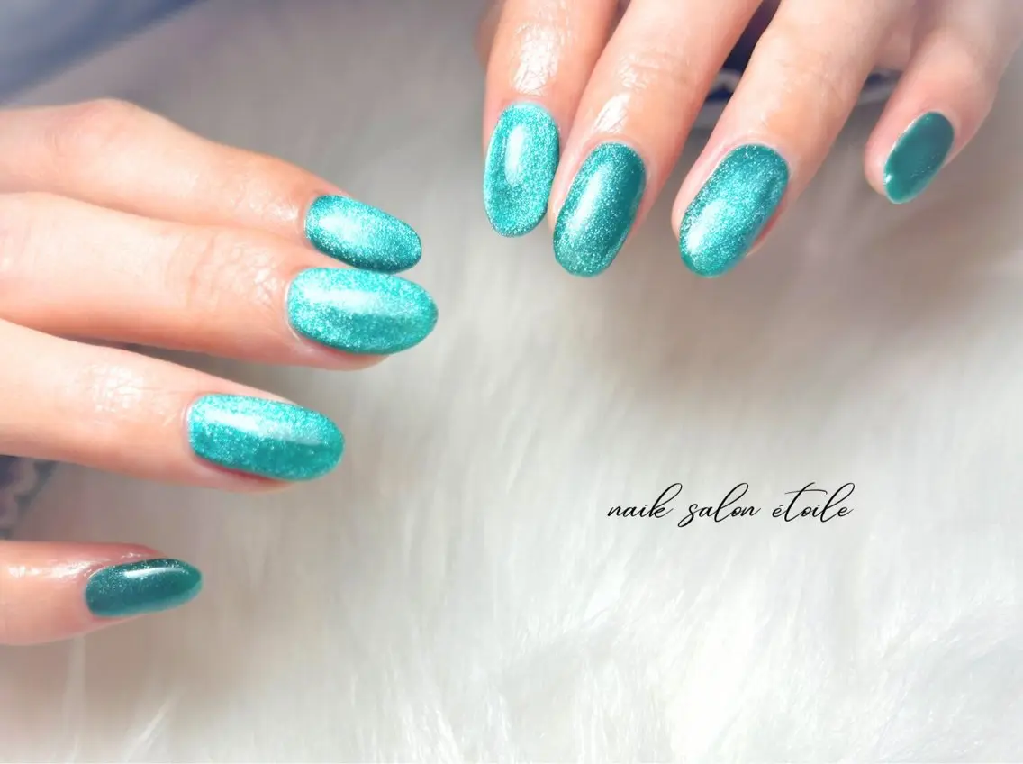 ネイル グリーン キラキラネイル マグネットネイル マグネットワンカラー ワンカラーネイル ハンドネイル nail salon étoileのネイルデザイン