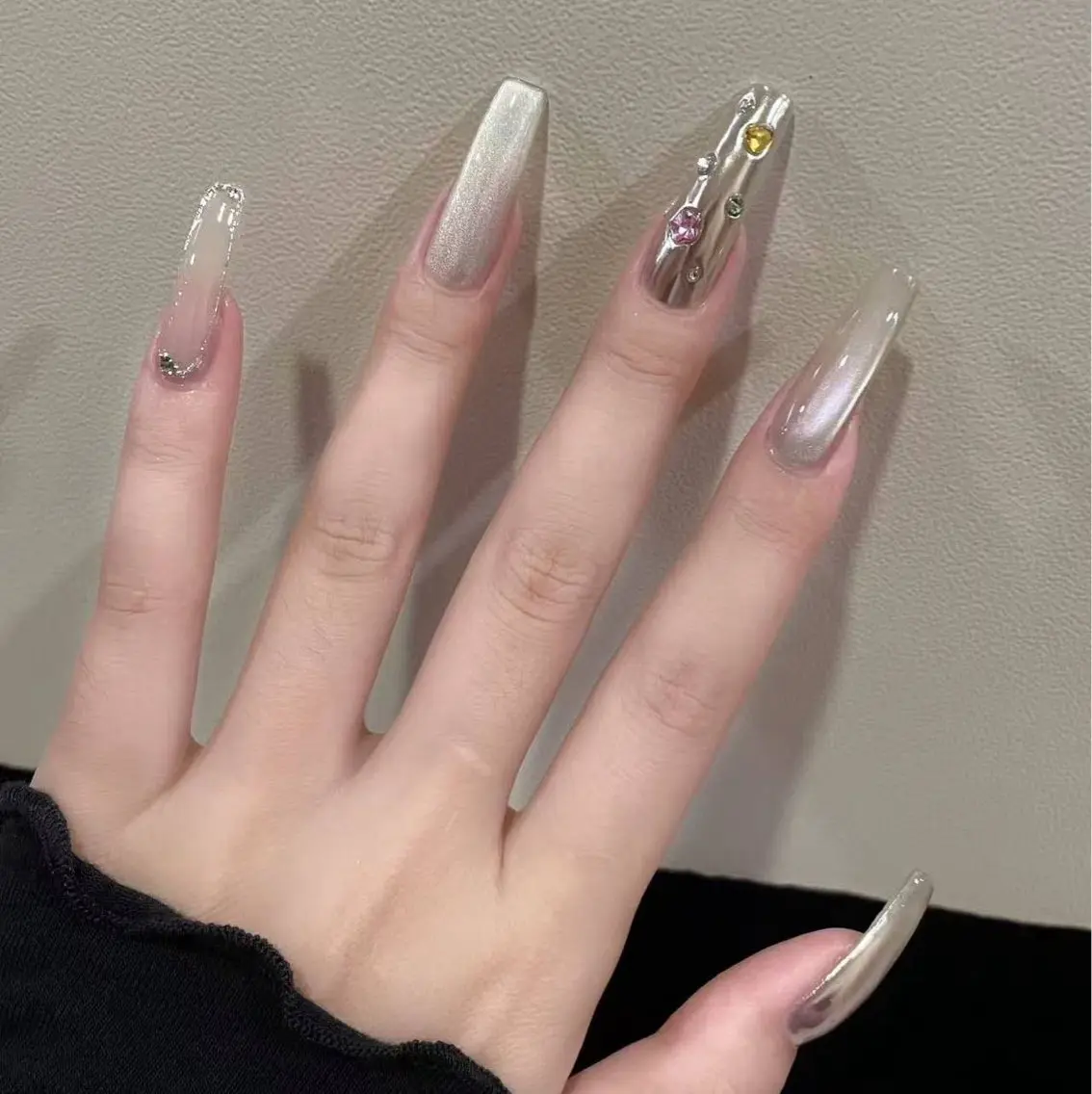 ネイル オーロラネイル フラワーネイル フットネイル フレンチネイル ジェルネイル ハンドネイル BabyYouMi nailのネイルデザイン