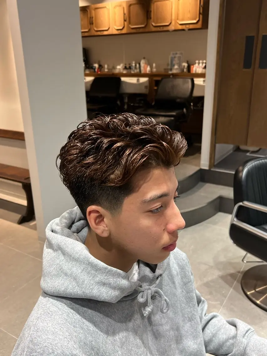 ショート パーマ メンズ 渡邉 真也のヘアスタイル