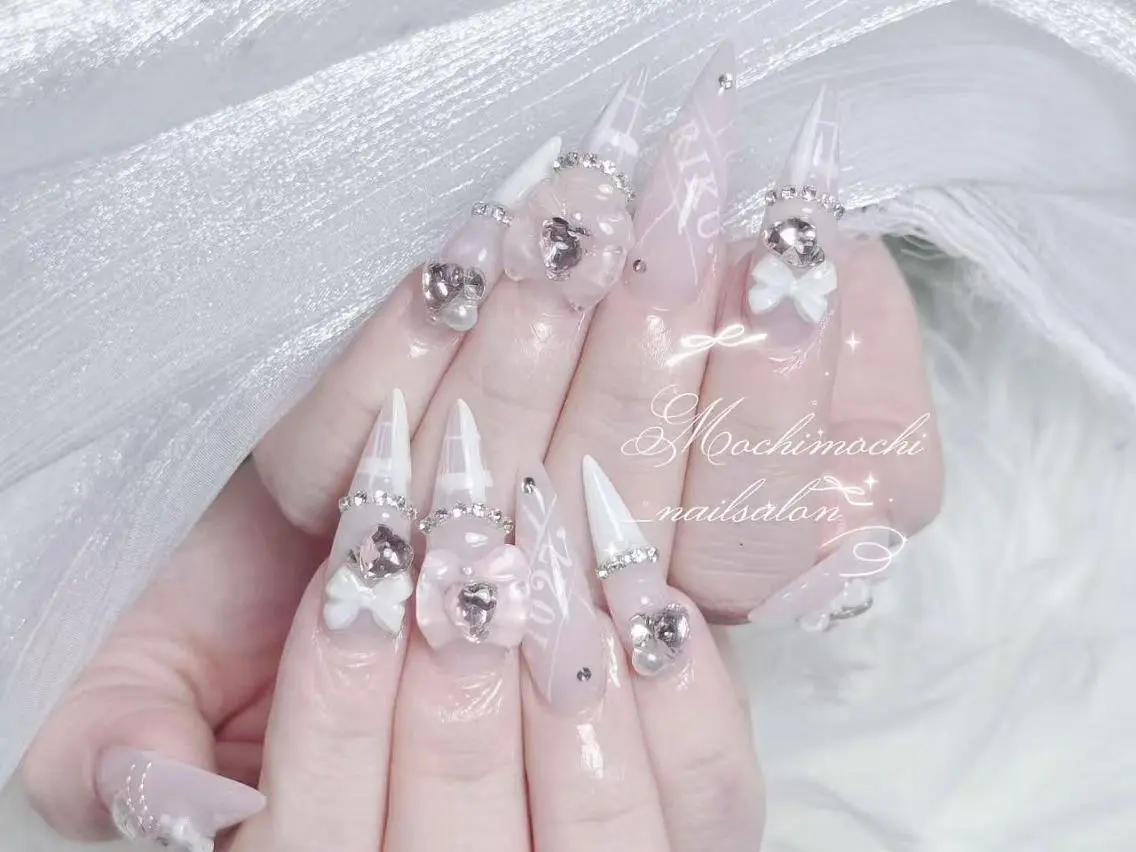 ネイル 長さ出し キラキラネイル 韓国ネイル ロングネイル マグネットネイル ハンドネイル ハンドケア 🎀Reina🎀 長さ出し新宿のネイルデザイン