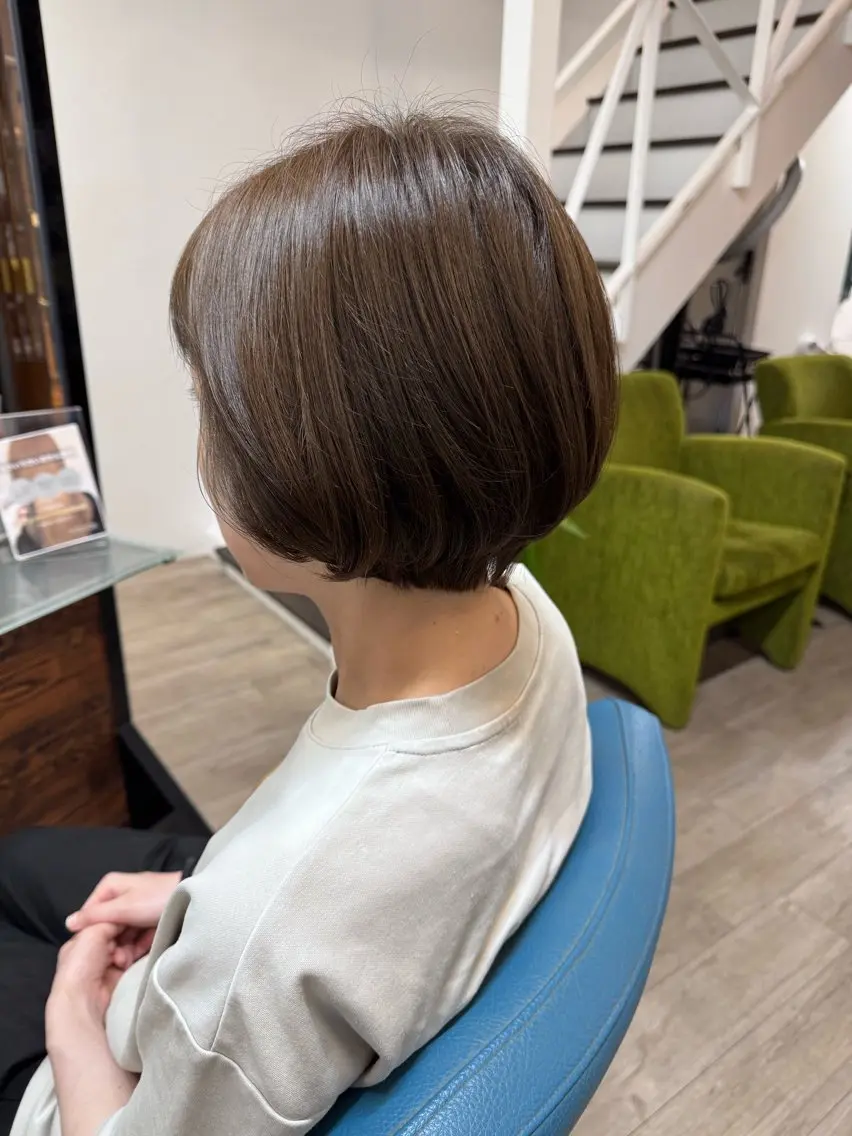 ショート アッシュ ヘアカラー CHEST 若松 采実の眉毛・アイブロウイメージ