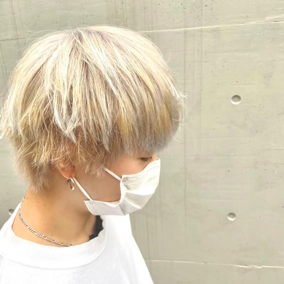 ショート カラー メンズ ショート/ウルフ ハイトーン/カイセイのヘアスタイル