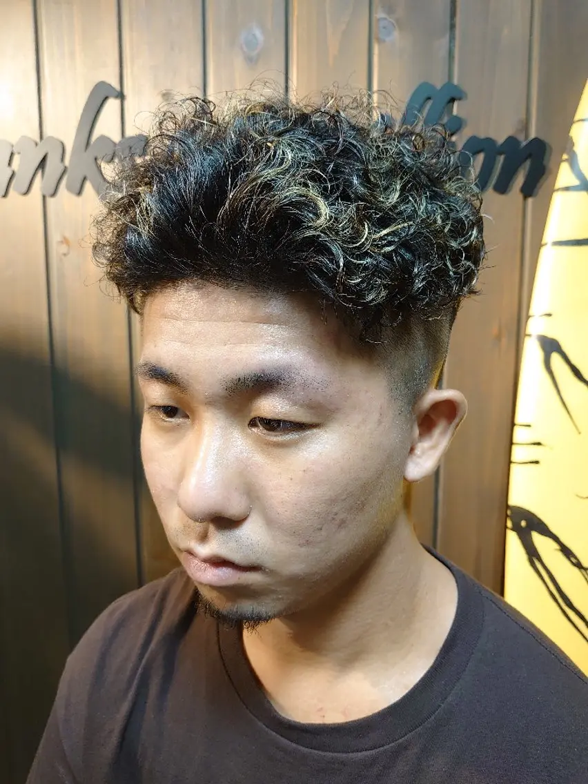 メンズ パーマ メンズパーマ 岡林 選のヘアスタイル