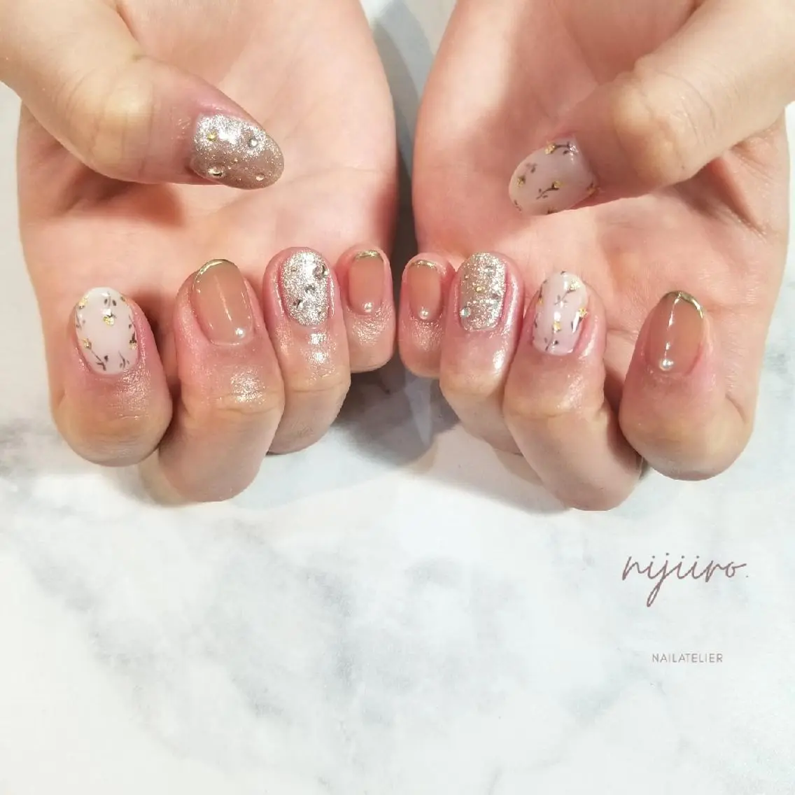 ネイル フレンチネイル ハンドネイル nijiiro🌈 サトウのネイルデザイン