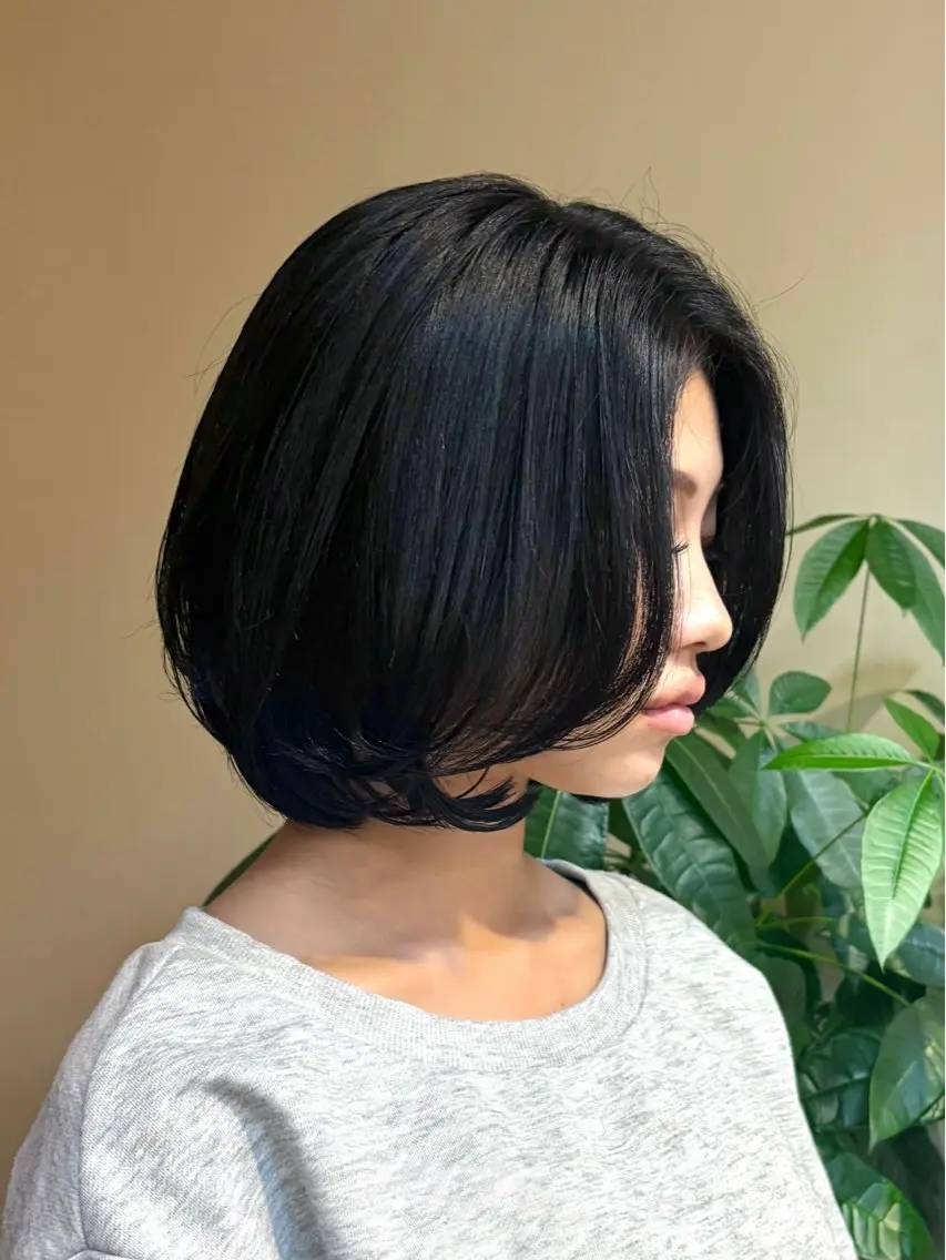 ショート くびれヘア 外ハネヘア カット sana/レイヤー /ボブ/透明感カラーのヘアスタイル
