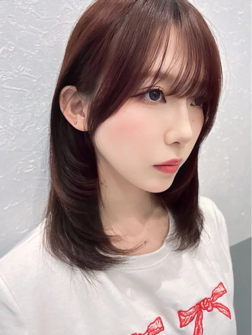 セミロング カラー 顔まわりレイヤー 顔周りカット レイヤーカット サイドバング 小顔カット カット ヘアカラー トリートメント 顔周りカット 【オノザワリョウ】のヘアスタイル