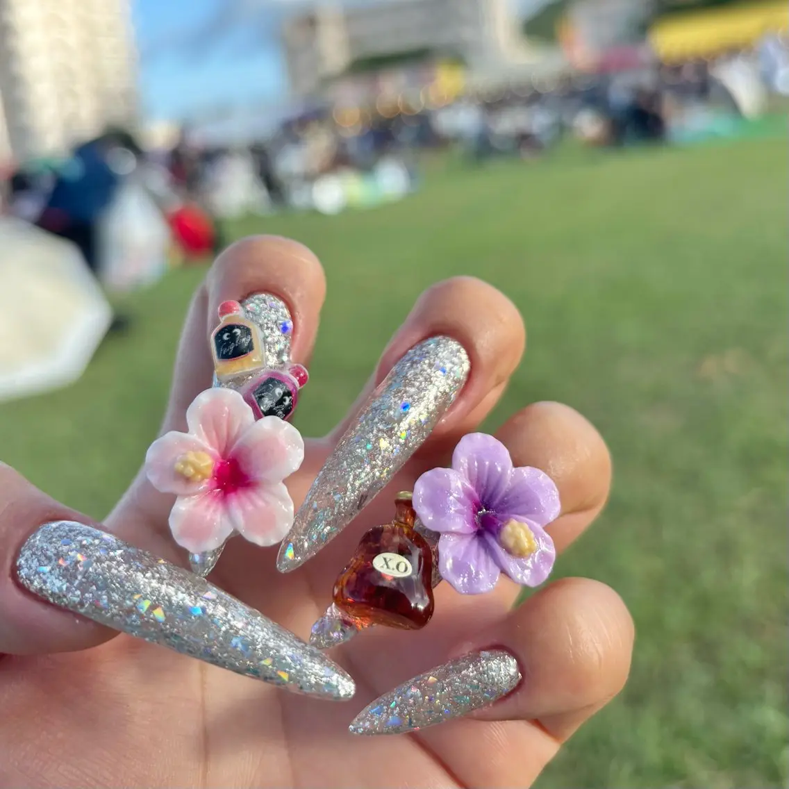 ネイル 長さ出し ラメ(グリッター) 夏ネイル ハンドネイル ℕ𝔸𝕋𝕊𝕌 ⟡𝔸ℤ𝕌𝕄𝔸のネイルデザイン