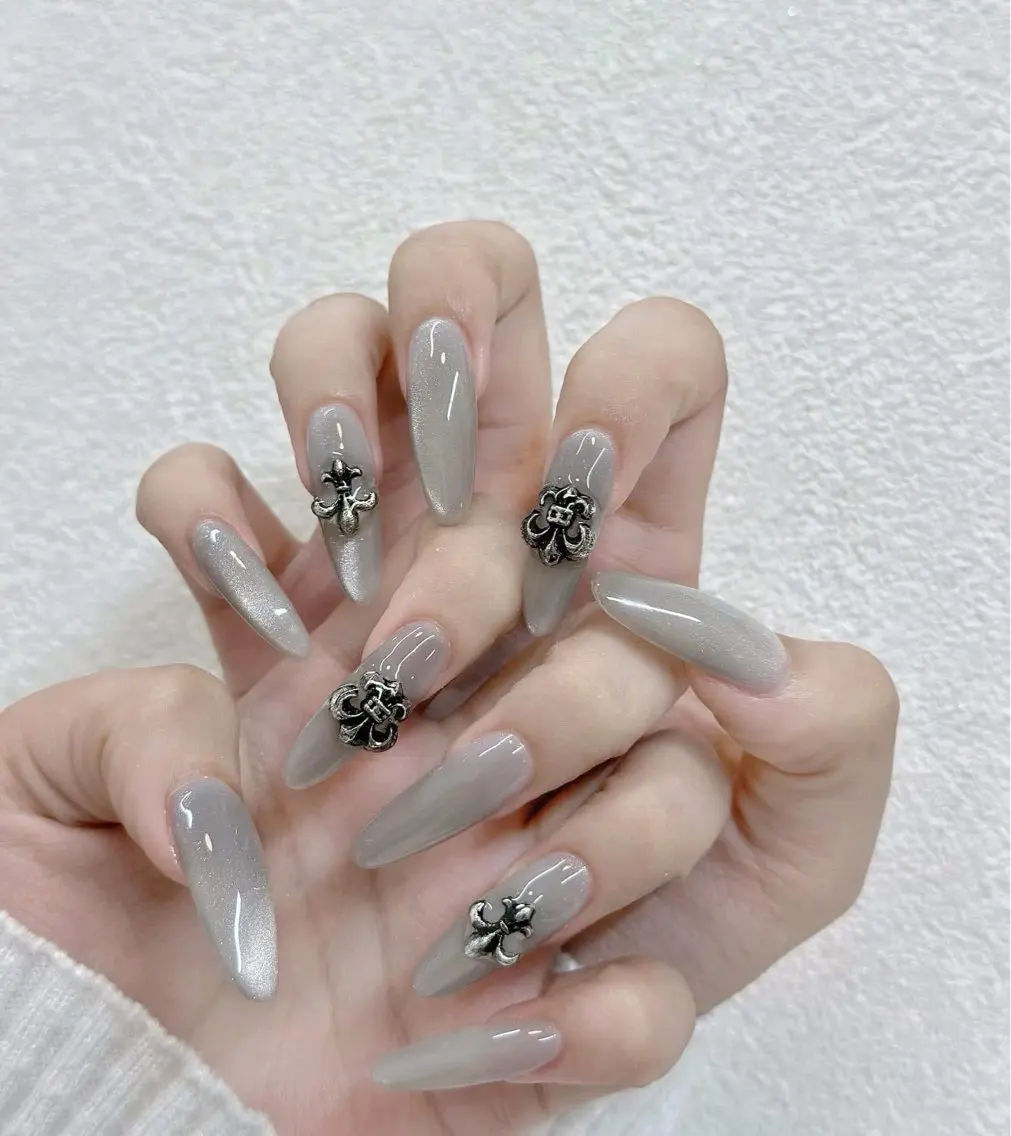 ネイル アートネイル チークネイル 韓国ネイル マグネットネイル ニュアンスネイル ハンドネイル NAILS168 新大久保店のネイルデザイン