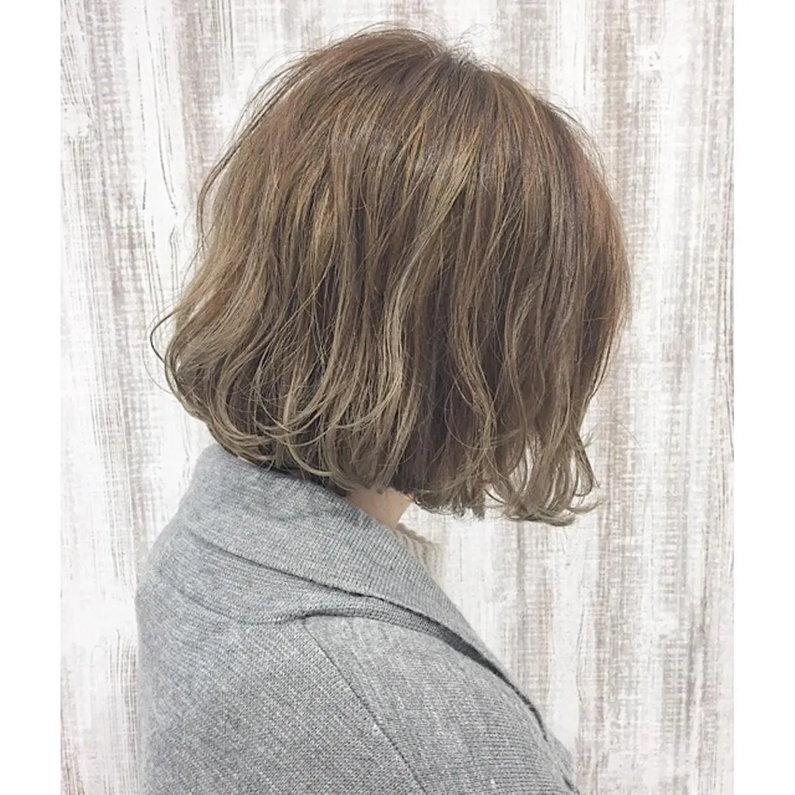 ショート カラー ヘアアレンジ アッシュ ベージュカラー ハイライトカラー ハイライト 透明感♡︎♡︎ 佐々木早苗のヘアスタイル