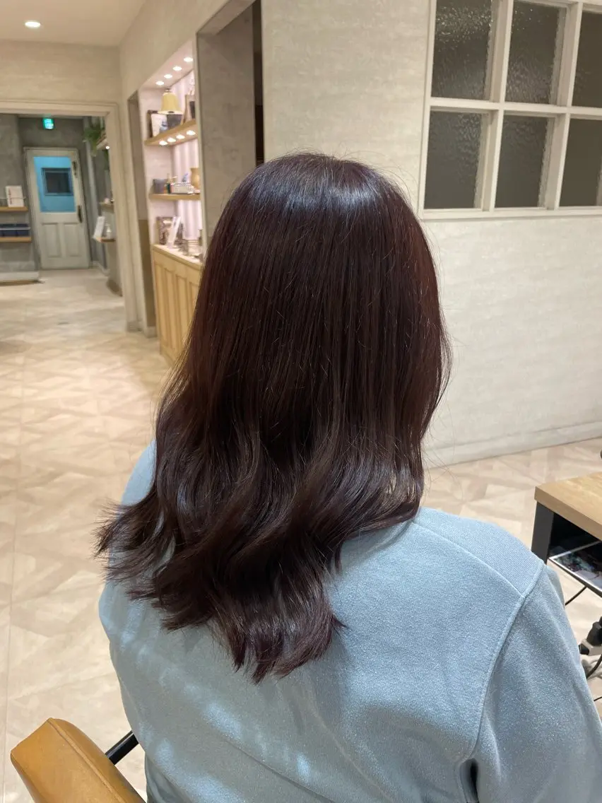 セミロング ピンクラベンダー 透明感カラー 🩶🩵🩷AIRIのヘアスタイル