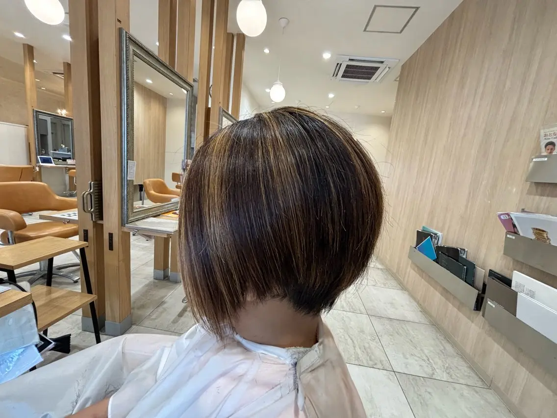 ショート カラー ハイライトカラー ハイライト かわにし ゆきのヘアスタイル