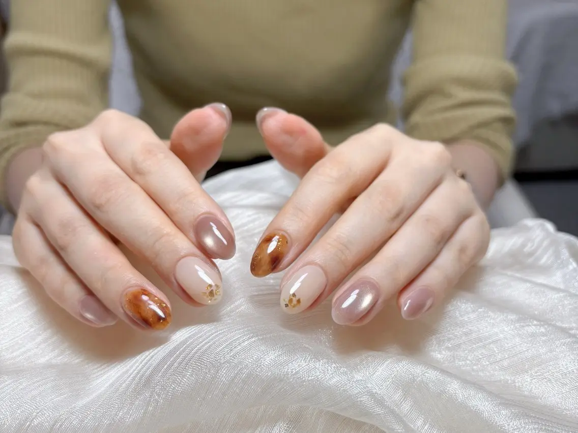 ネイル オーロラネイル べっ甲ネイル チークネイル フレンチネイル ジェルネイル ハンドネイル ハンドケア Nail Jolieのネイルデザイン